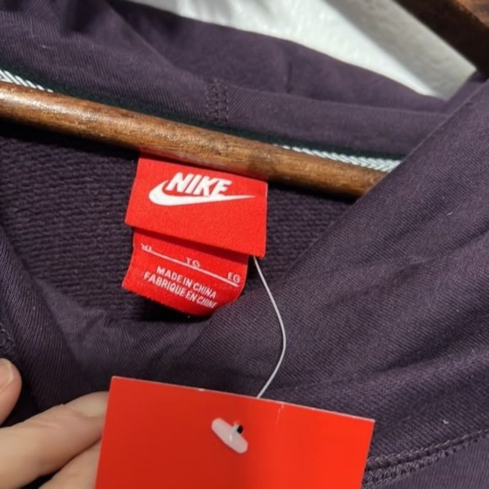 NIKE NEW HOODIE - Picture 3 of 6